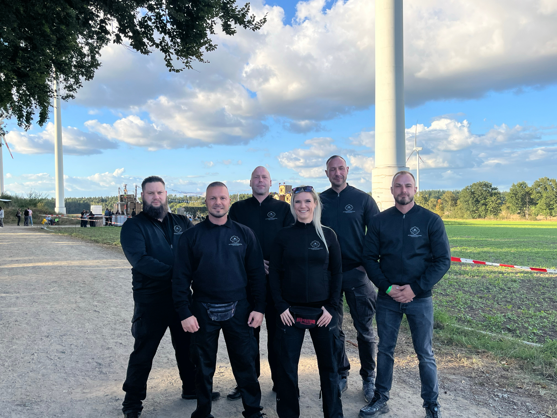Sicherheitspersonal von Sicherheitshalber Security bei einer Outdoor-Veranstaltung